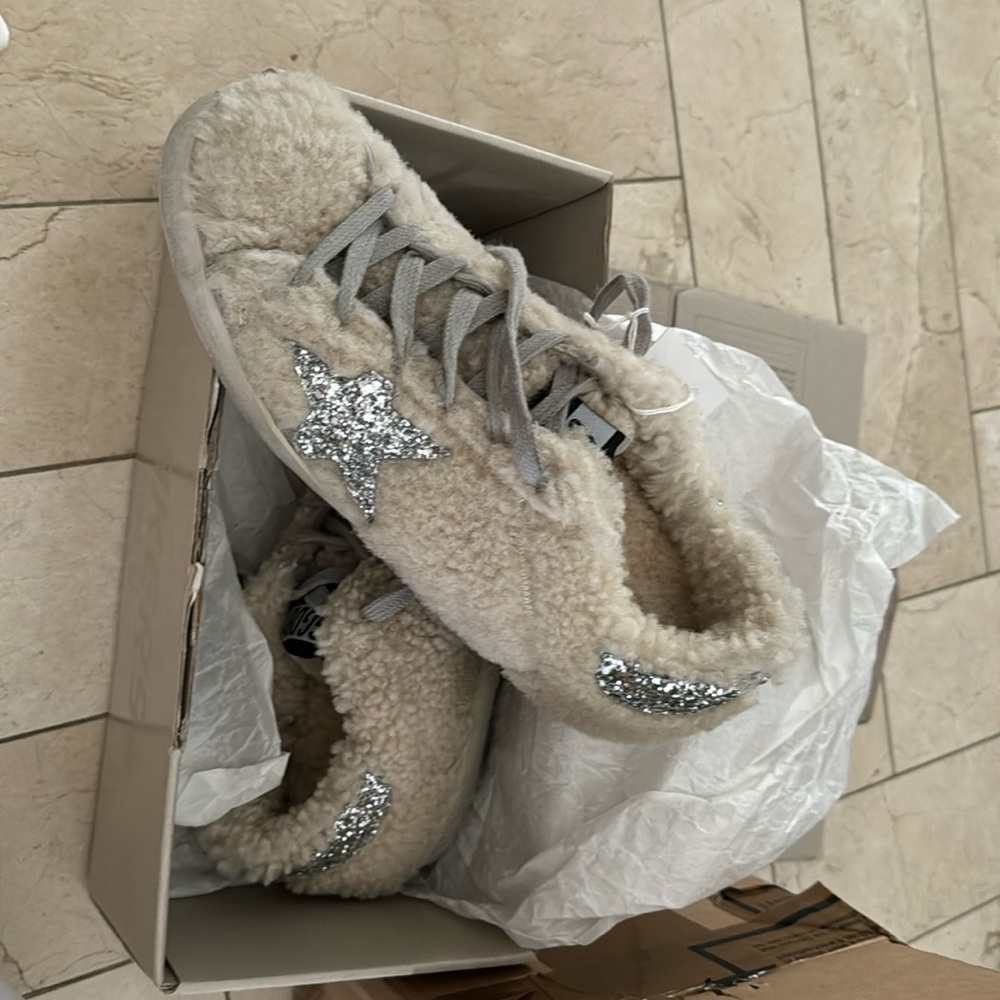 GGDB SUPER STAR SHEARLING GLITTER SNEAKS SIZE 8/38. Not for wide feet